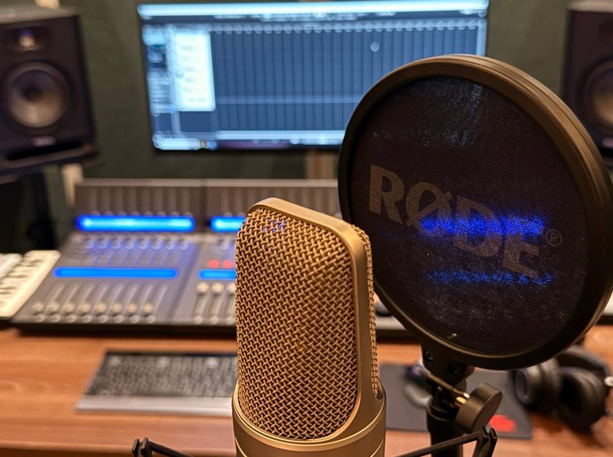 FSL muzički studio beograd demo, pesma, komponovanje, voiceover, snimanje, podkast, boris načić, gitara, klavir, folk, pop, rock, narodno, pesma, kompozicija, produkcija